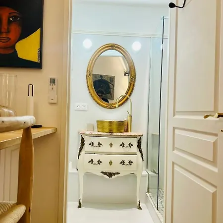 Courbet's Bachelor Pad