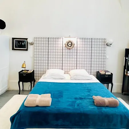 Courbet's Bachelor Pad Apartment *
