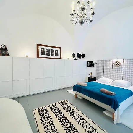 Apartmán Courbet's Bachelor Pad *