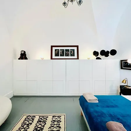 Courbet's Bachelor Pad